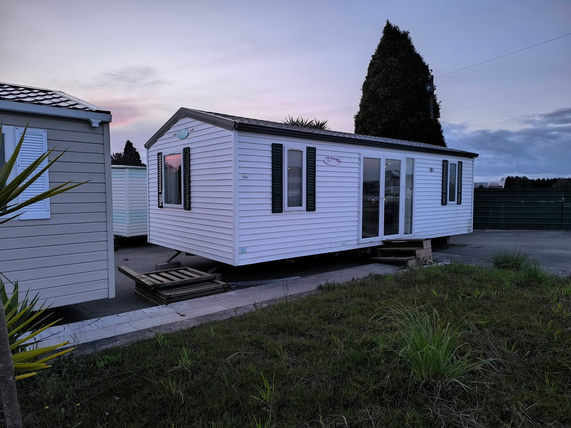 Mobil Home T3 — Portadas pretas